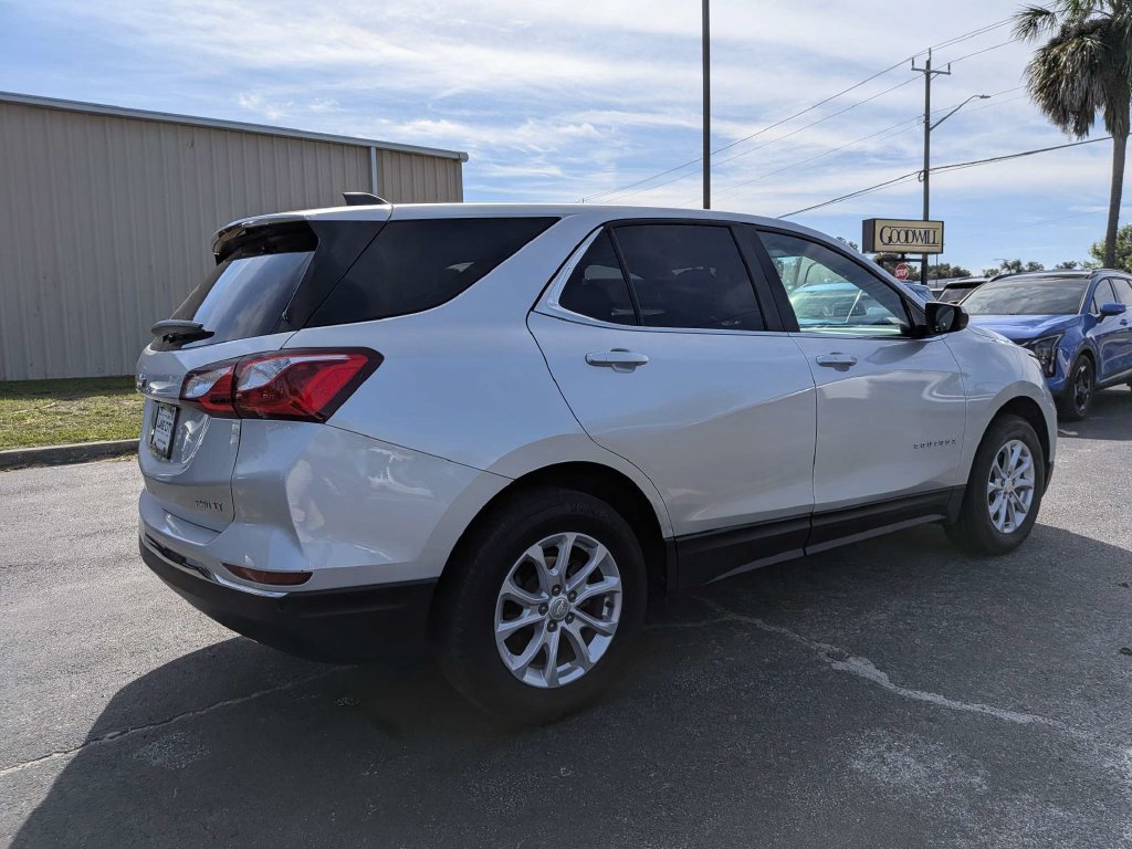 Used 2021 Chevrolet Equinox LT w/ Driver Convenience Package AWD/4WD image 3