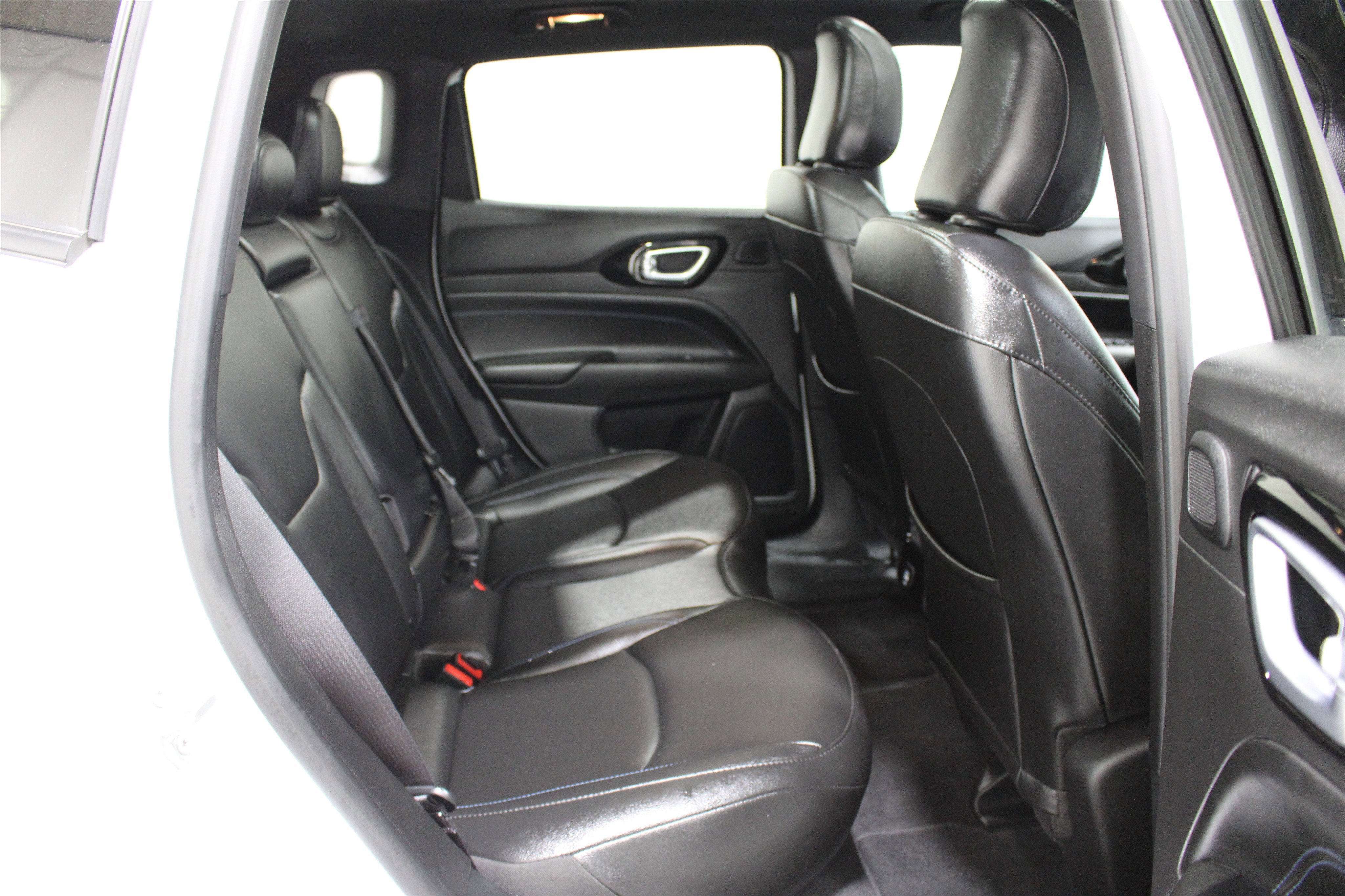 Used 2025 Jeep Compass Limited w/ High Altitude Package image 24