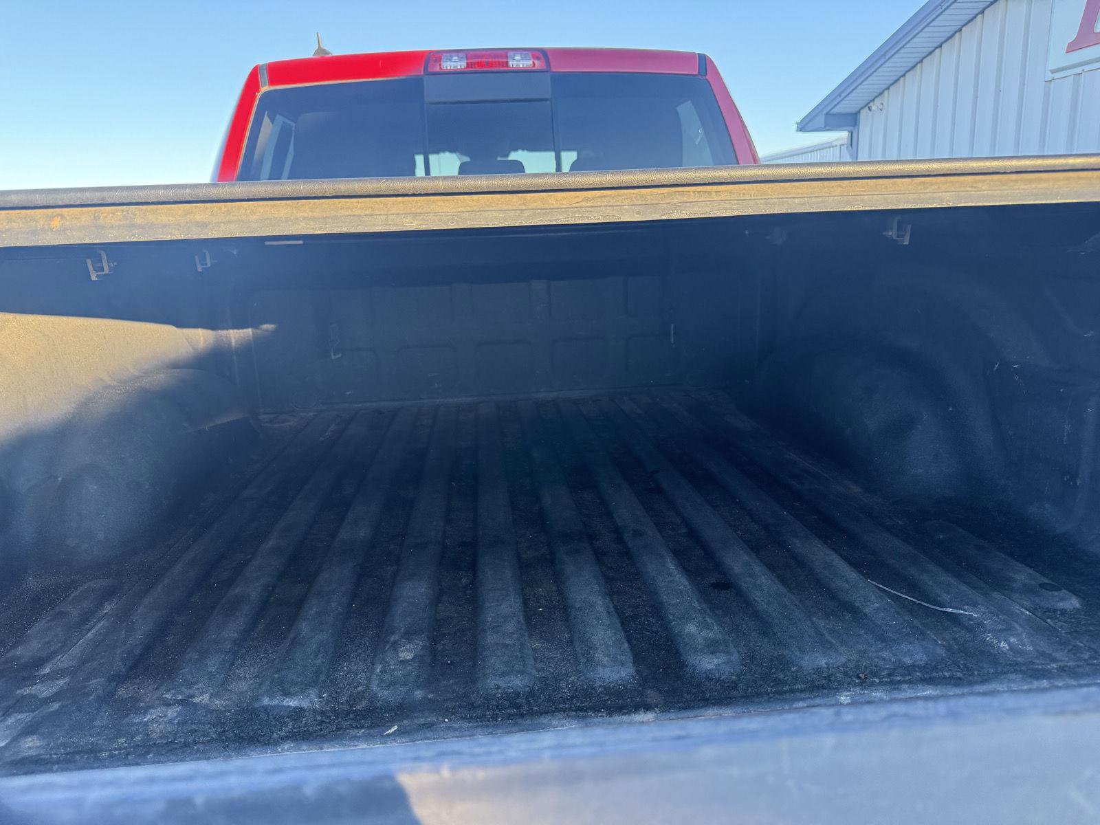 Used 2018 RAM 1500 SLT image 8