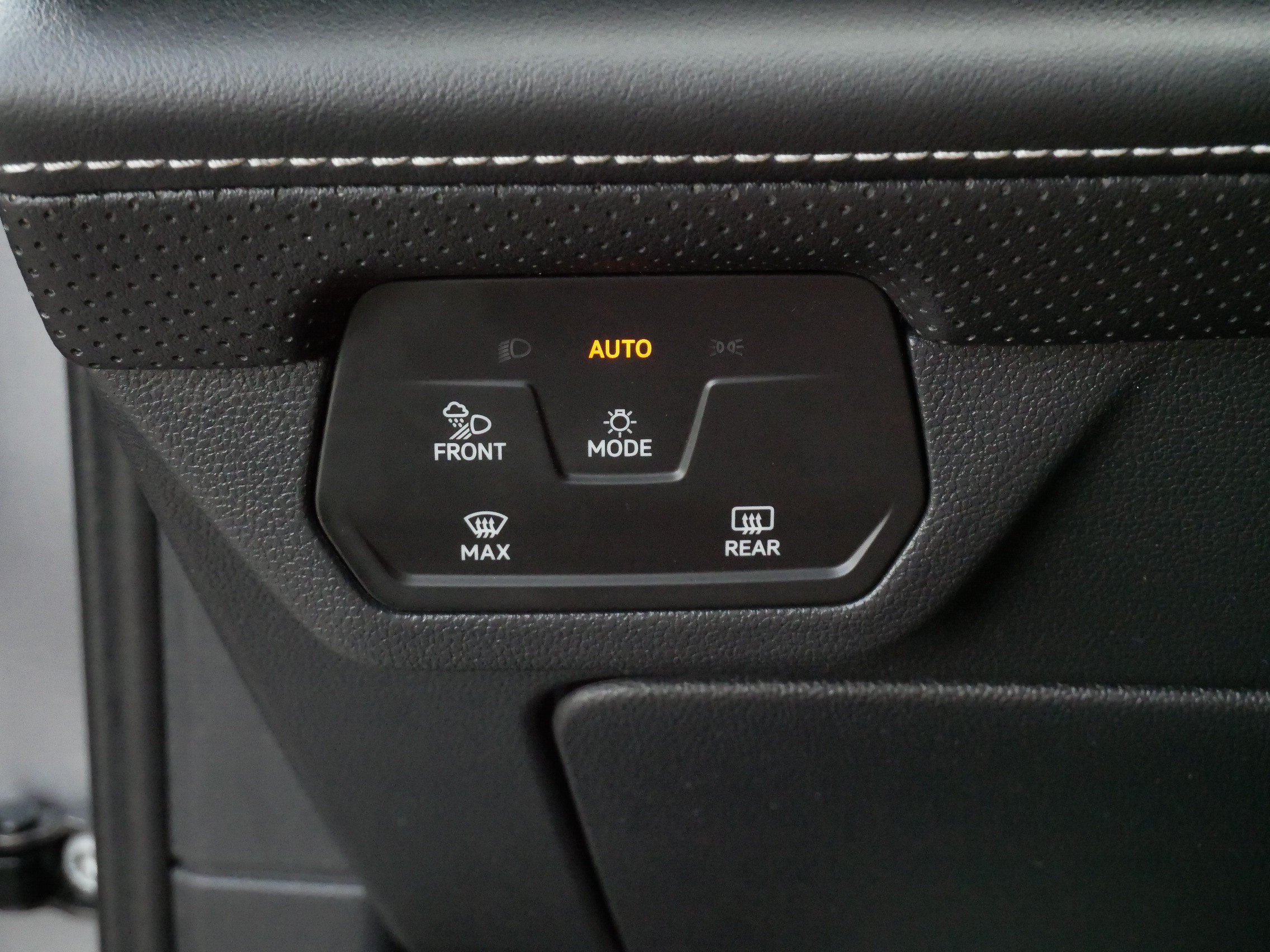 Used 2024 Volkswagen Atlas SEL Premium R-Line AWD/4WD image 26