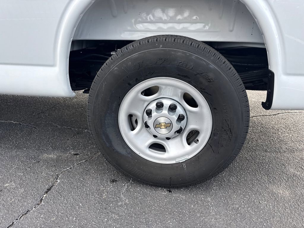 New 2025 Chevrolet Express 3500 w/ Driver Convenience Package RWD image 19