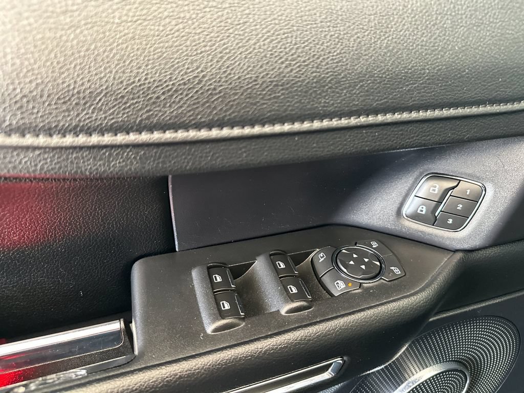 Used 2019 Ford Expedition Max XLT w/ Equipment Group 202A RWD image 27