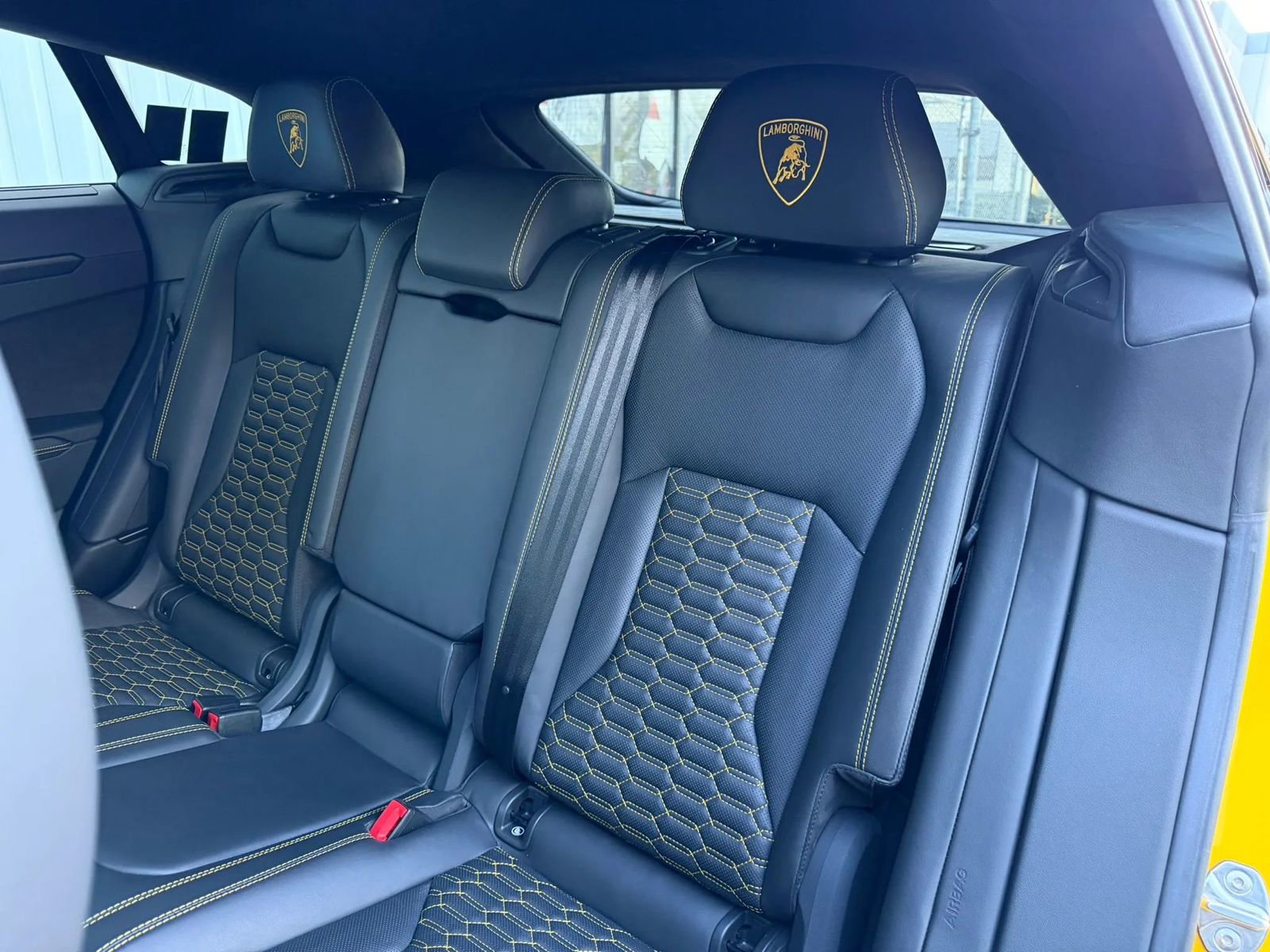Used 2021 Lamborghini Urus AWD/4WD image 27
