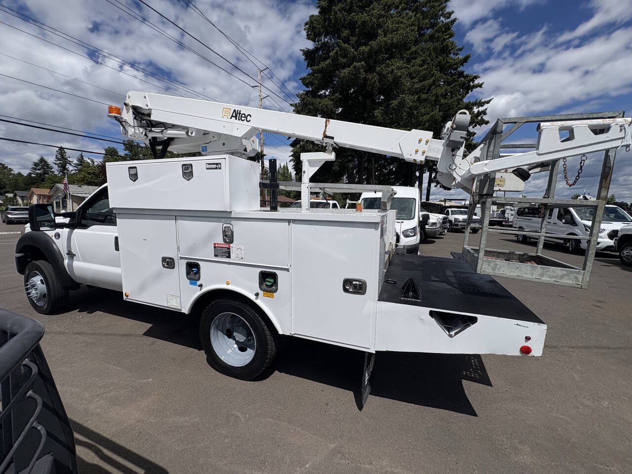 Used 2016 Ford F550 Luxury w/ Snow Plow Prep Package RWD image 13
