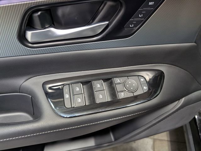 Used 2025 Nissan Murano SL AWD/4WD image 14