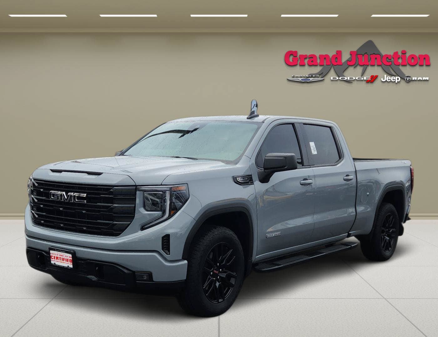 Used 2024 GMC Sierra 1500 Elevation w/ LPO, Elevation Black Package AWD/4WD image 3