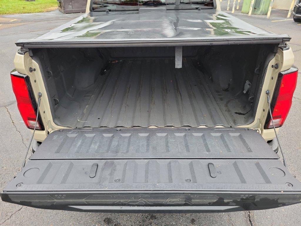 Used 2023 Chevrolet Colorado Z71 w/ Z71 Convenience Package 2 AWD/4WD image 12