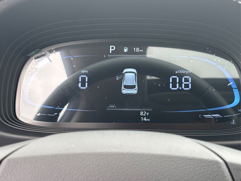 Certified 2025 Hyundai Venue SEL image 13