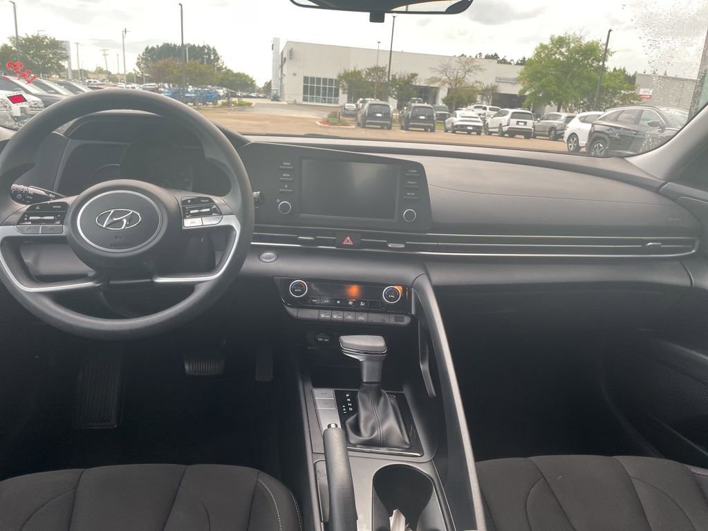 Used 2023 Hyundai Elantra SEL image 12