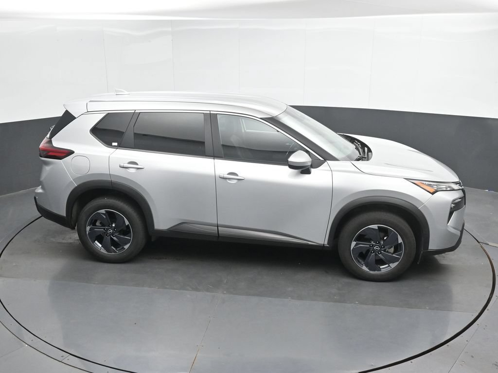 Used 2024 Nissan Rogue SV FWD image 32