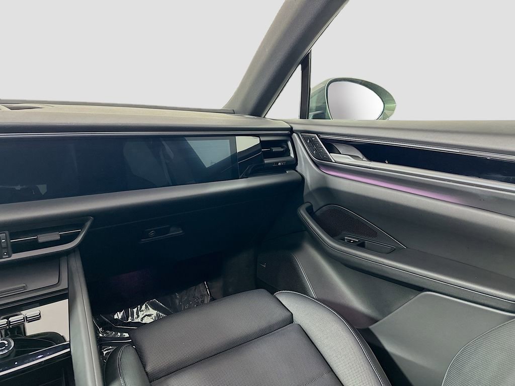 Certified 2024 Porsche Macan 4 Electric image 26