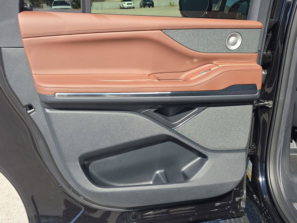 New 2026 Lincoln Navigator L Reserve image 12