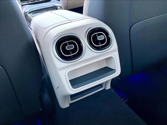 Used 2025 Mercedes-Benz C 300 Sedan image 25