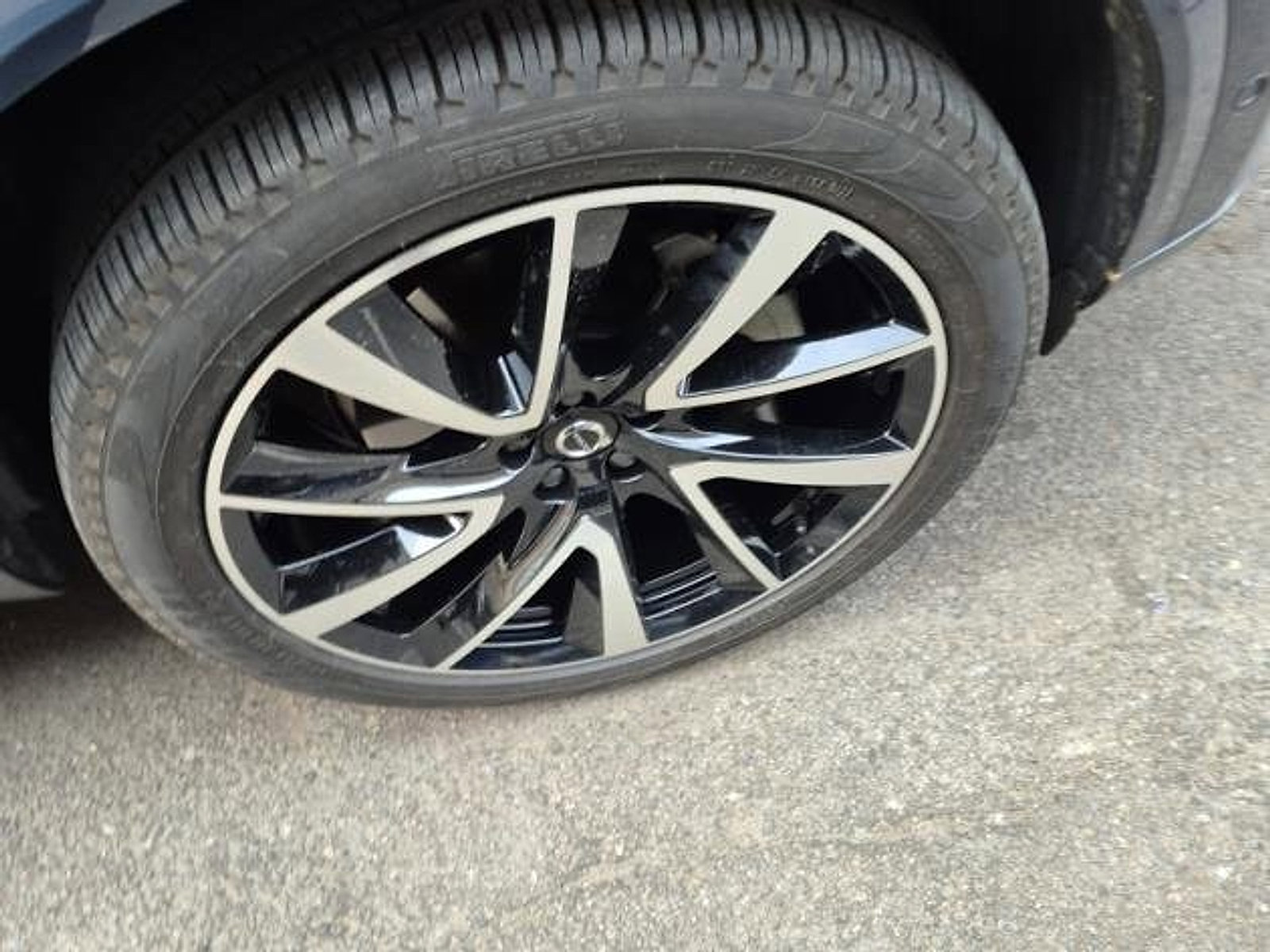 Certified 2023 Volvo XC90 B6 Plus w/ Protection Package Premier image 17