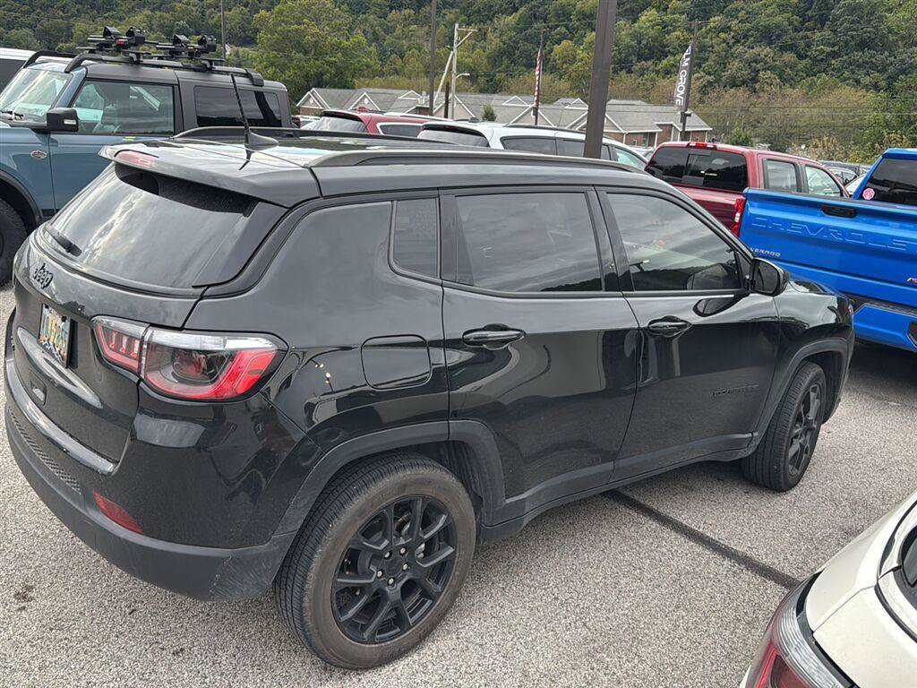 Used 2024 Jeep Compass Latitude w/ Altitude Special Edition AWD/4WD image 16