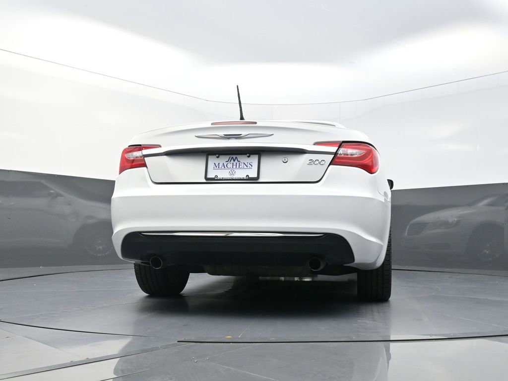Used 2011 Chrysler 200 Limited FWD image 29