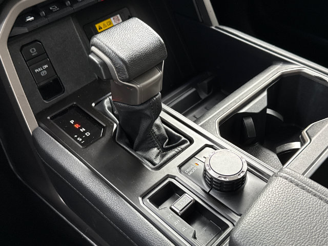 Used 2024 Toyota Tundra Limited AWD/4WD image 27
