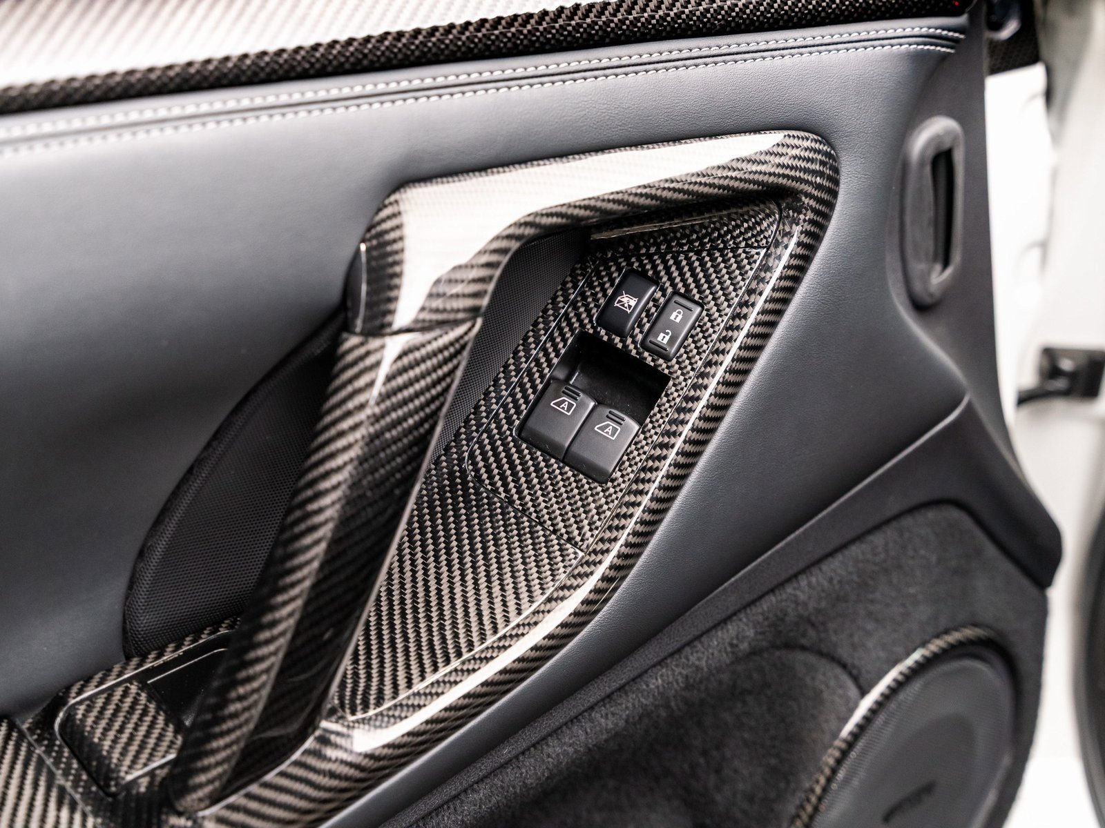 Used 2015 Nissan GT-R Premium image 54