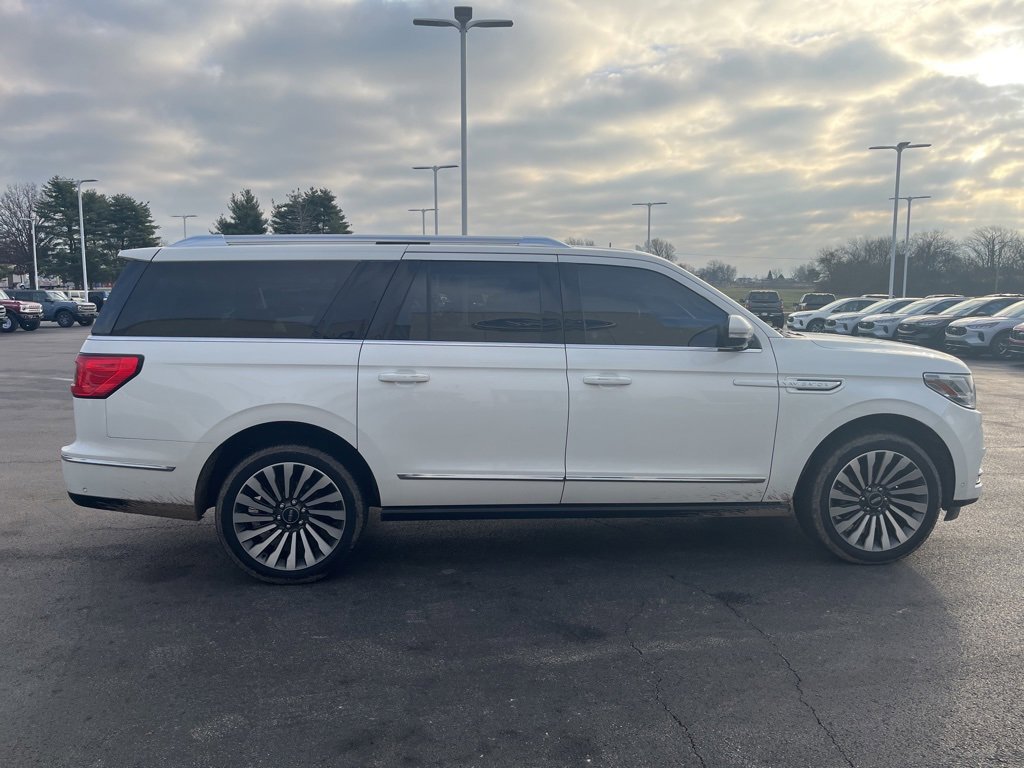 Used 2021 Lincoln Navigator L Reserve image 3