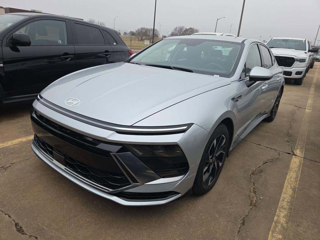 Used 2025 Hyundai Sonata SEL image 1