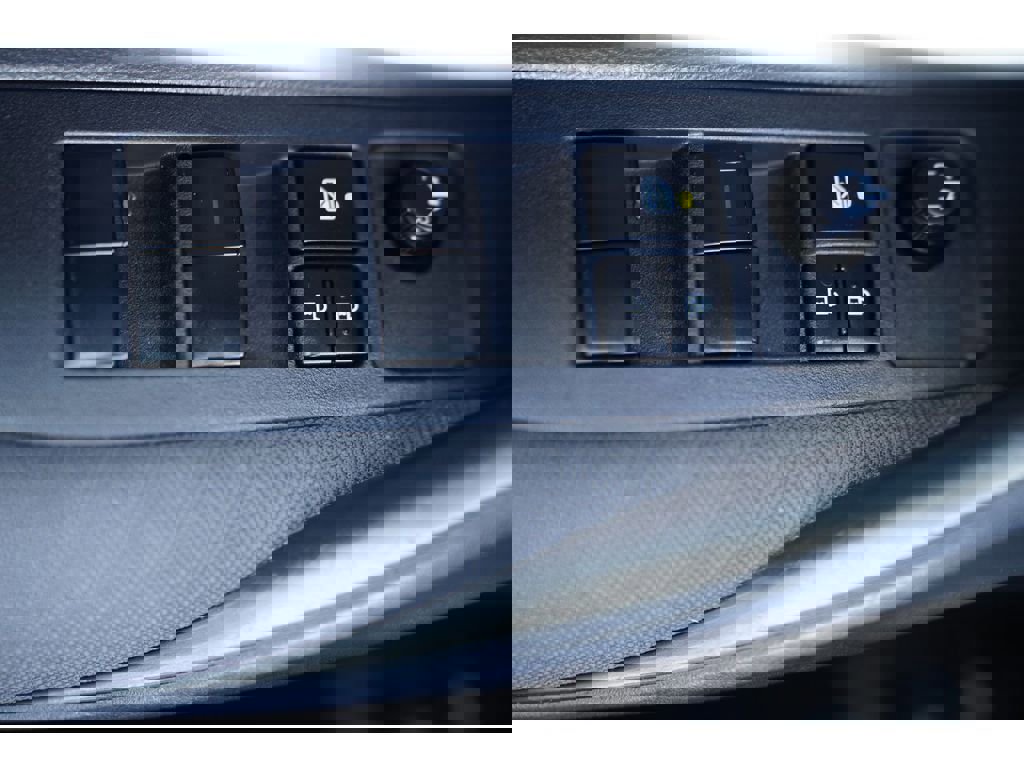 Used 2020 Toyota Corolla LE image 21