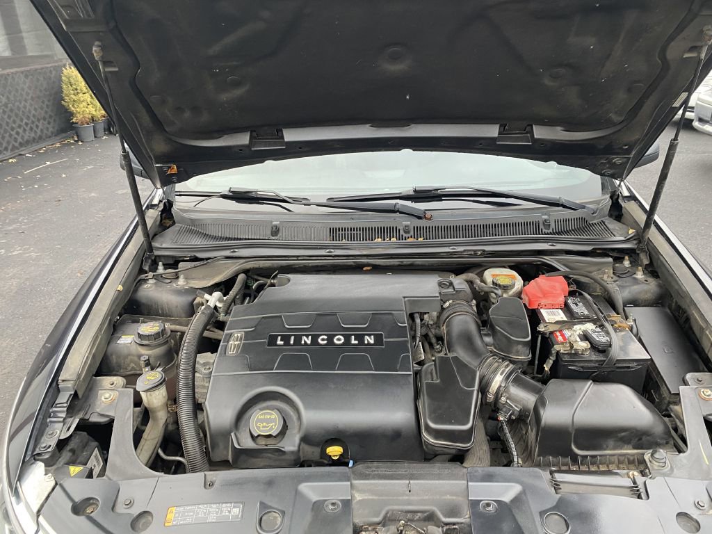 Used 2014 Lincoln MKS AWD w/ Equipment Group 101A image 22