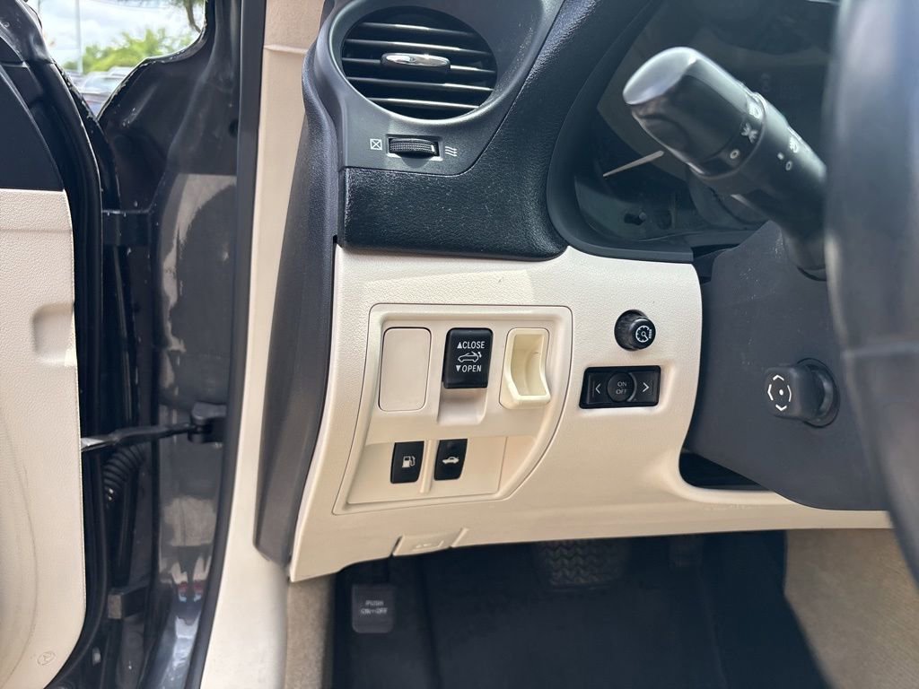 Used 2010 Lexus IS 350C RWD image 13