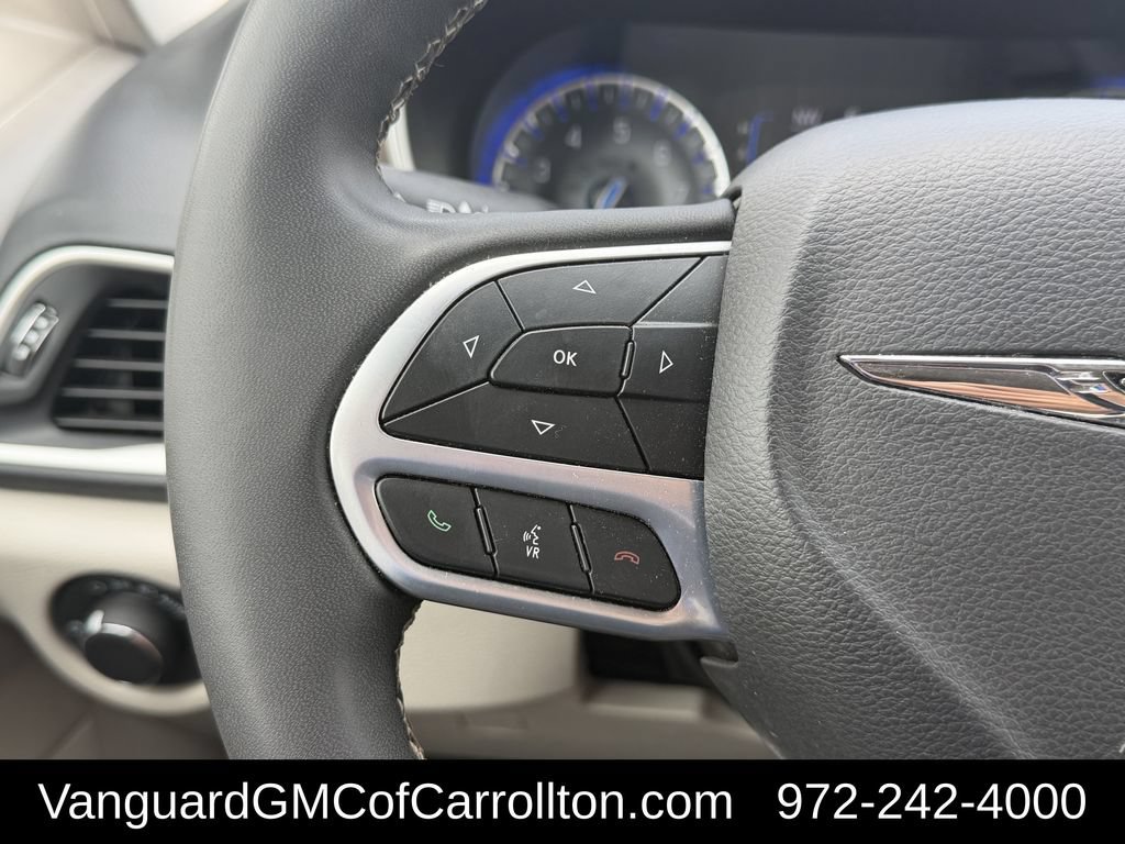 Used 2022 Chrysler Voyager LX FWD image 14