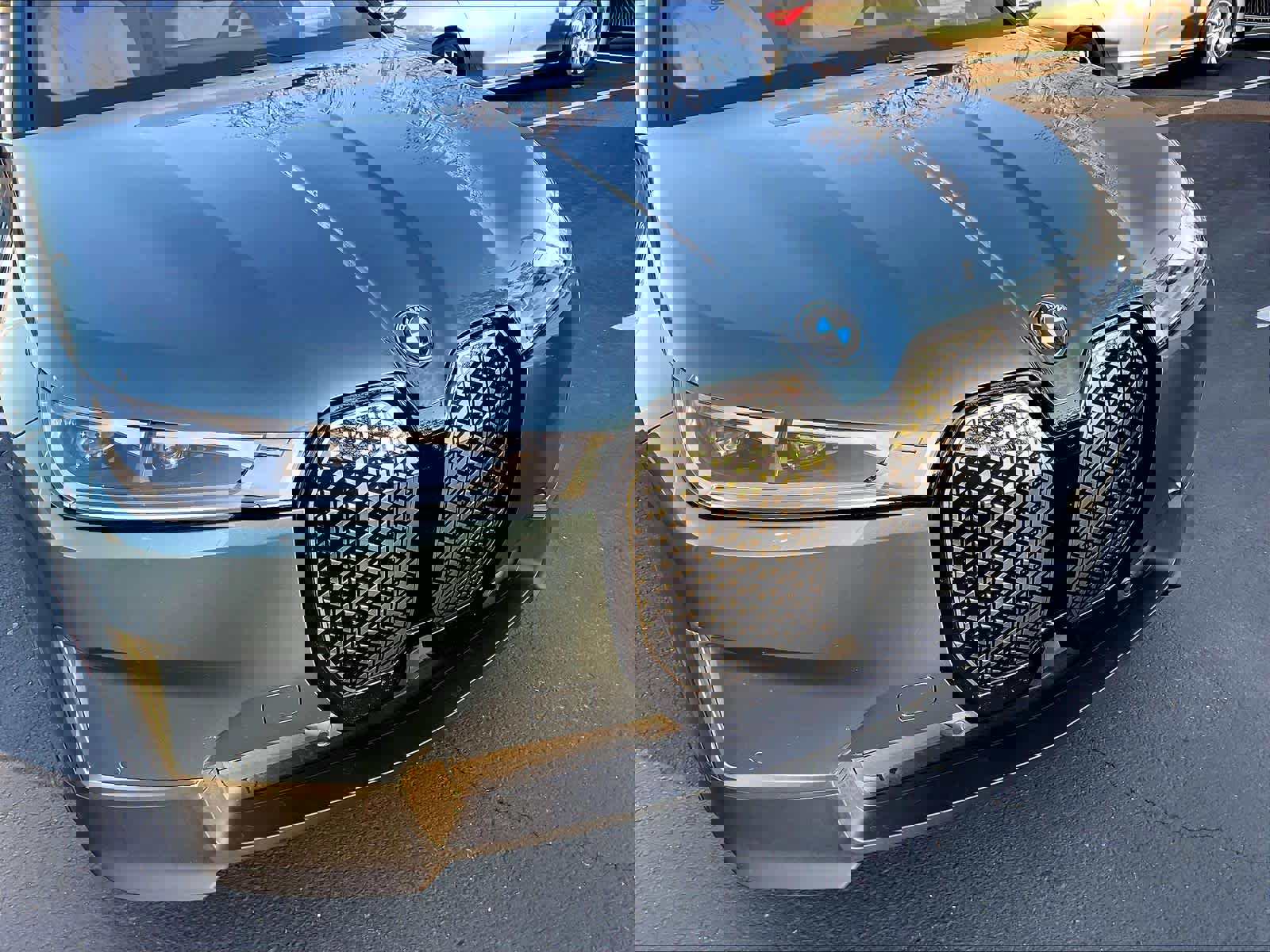 Used 2025 BMW iX xDrive50 w/ Convenience Package image 31