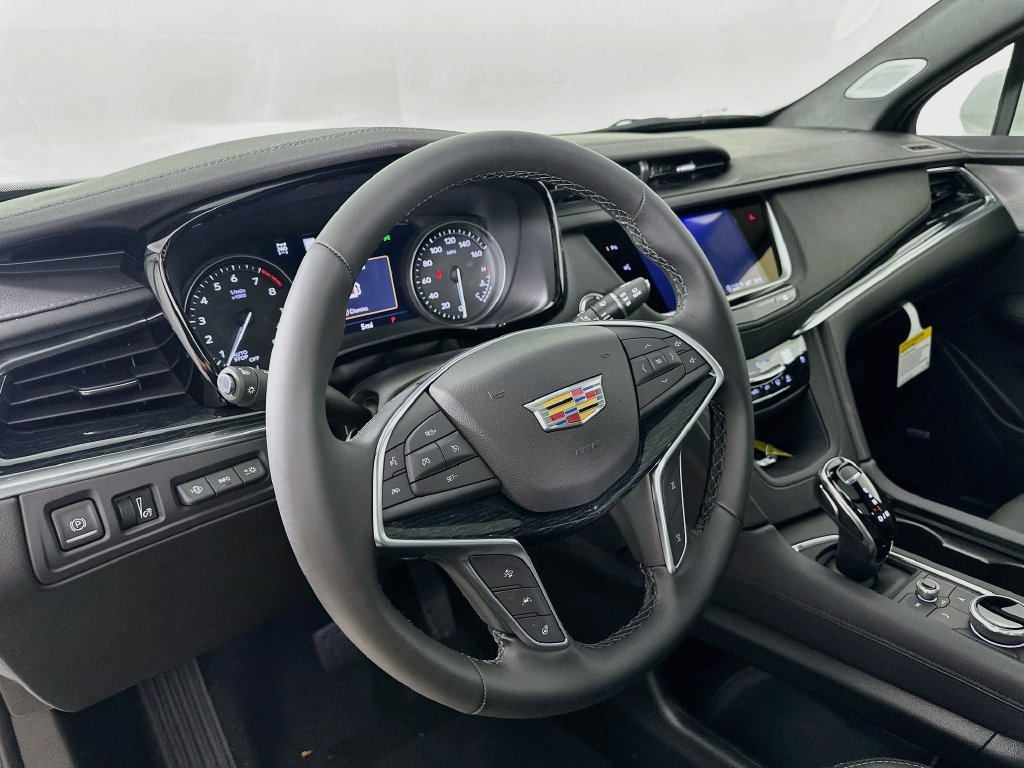 New 2026 Cadillac XT5 Premium Luxury w/ Driver Assist Package AWD/4WD image 9