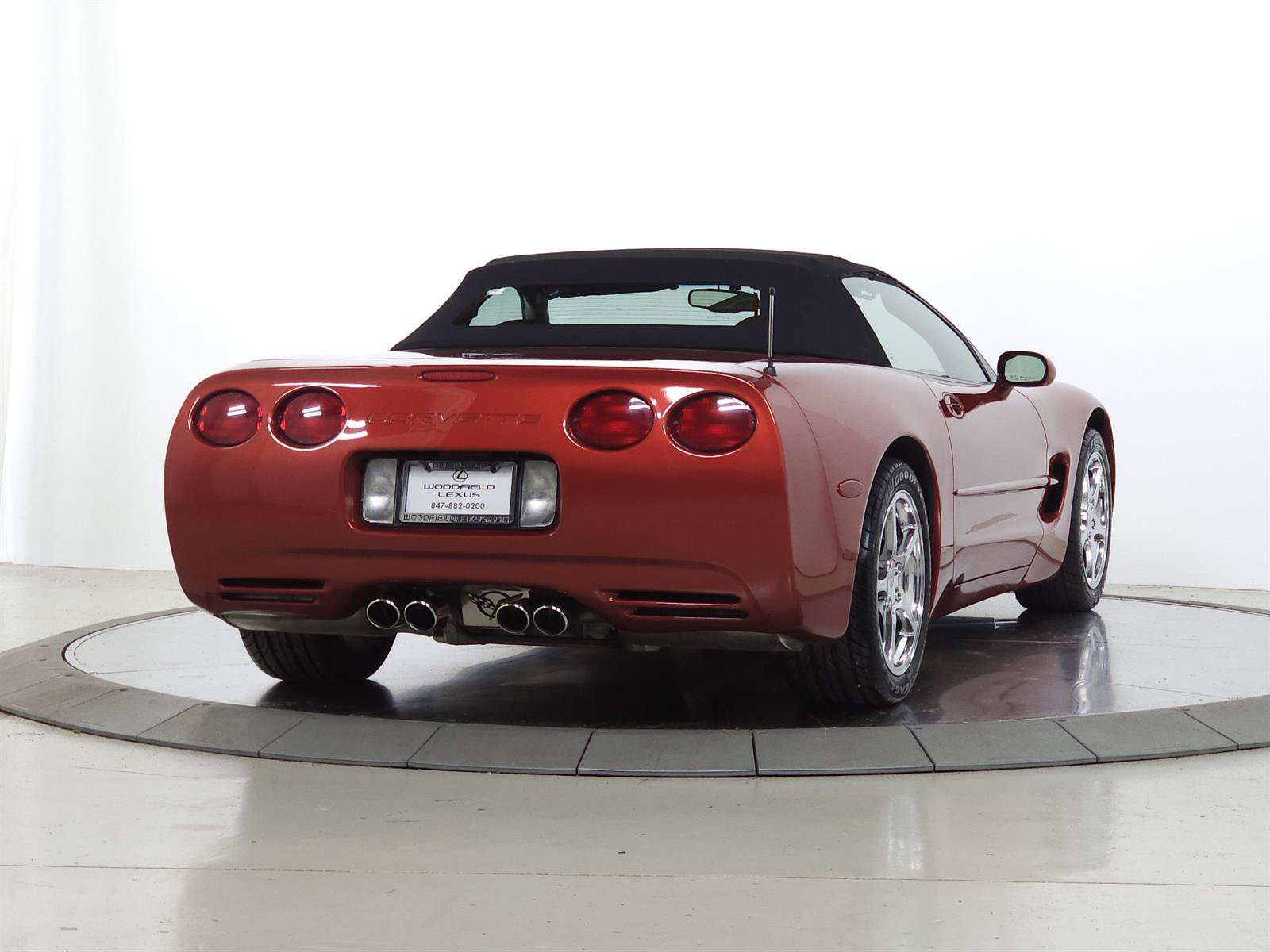 Used 1998 Chevrolet Corvette Convertible w/ Memory Pkg RWD image 14