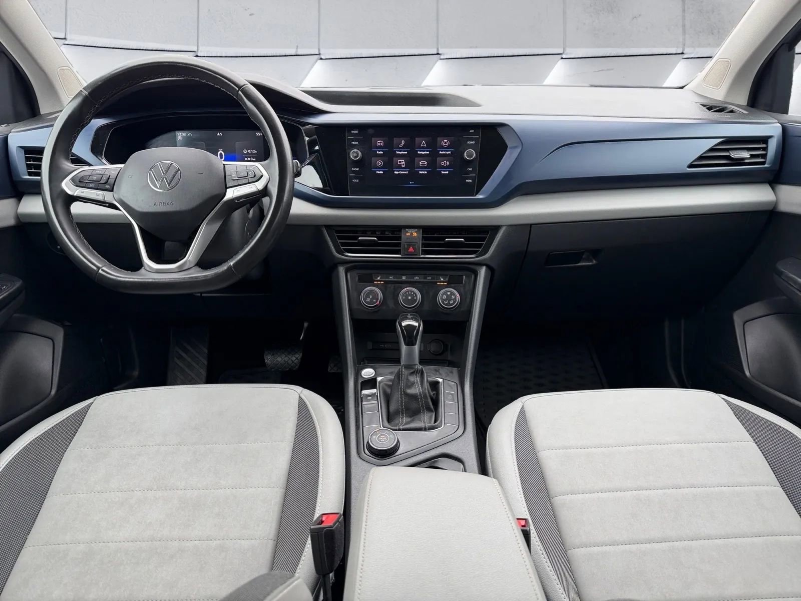 Used 2022 Volkswagen Taos SE image 12