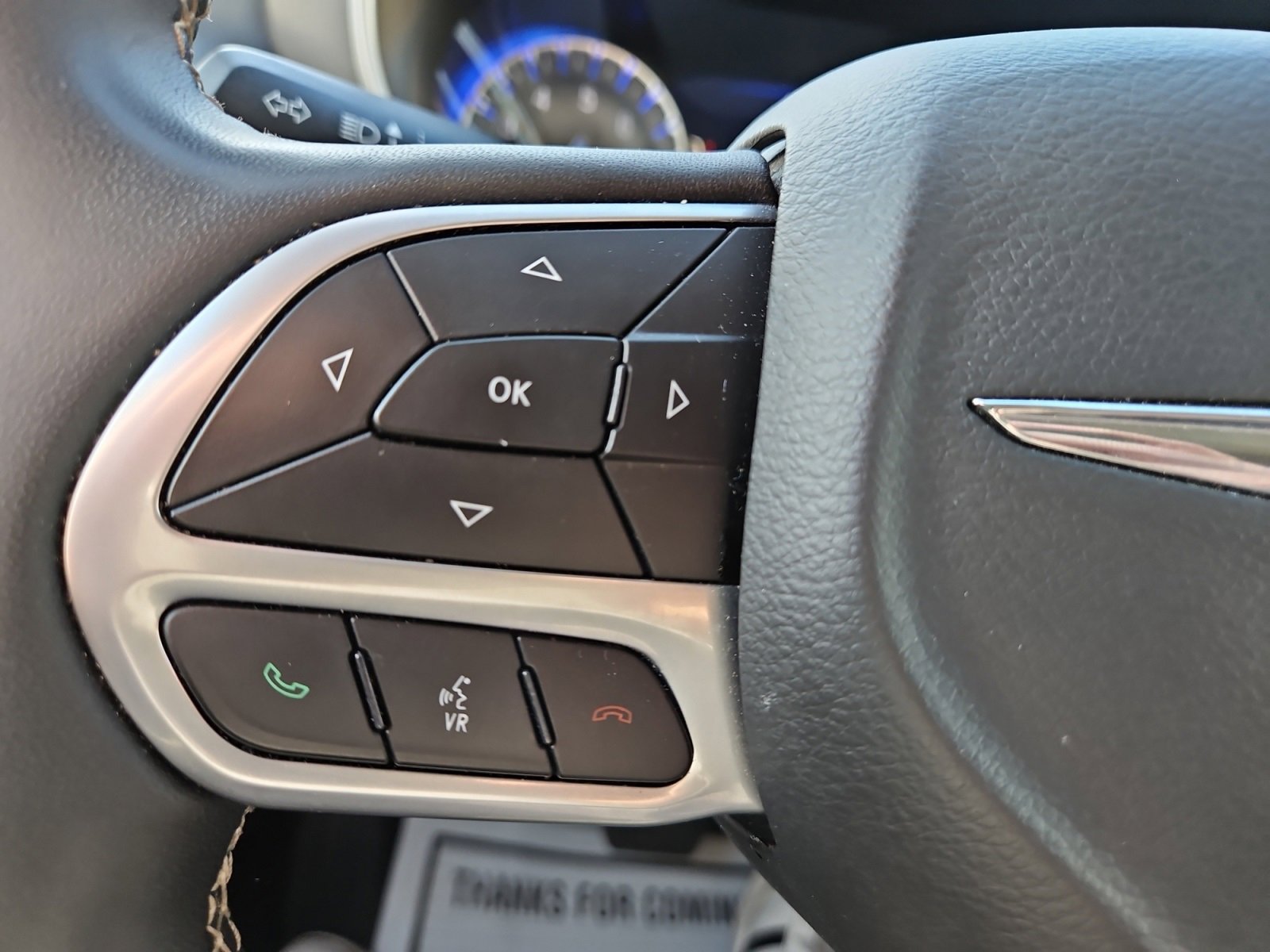 Used 2024 Chrysler Pacifica Touring-L image 25