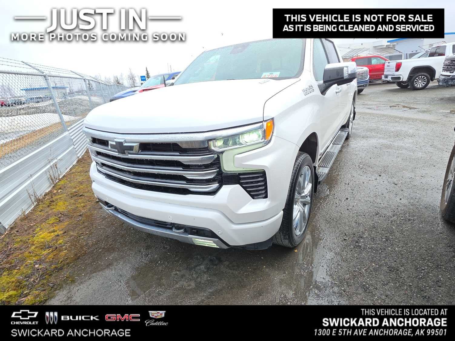 Used 2023 Chevrolet Silverado 1500 High Country w/ High Country Premium Package AWD/4WD image 1