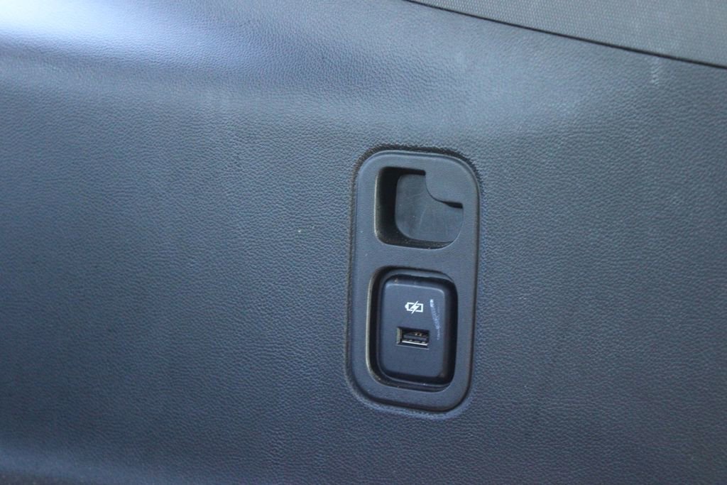 Used 2023 Chevrolet Traverse LT image 29