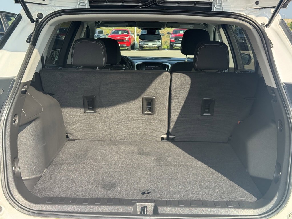 Used 2023 GMC Terrain SLE image 9