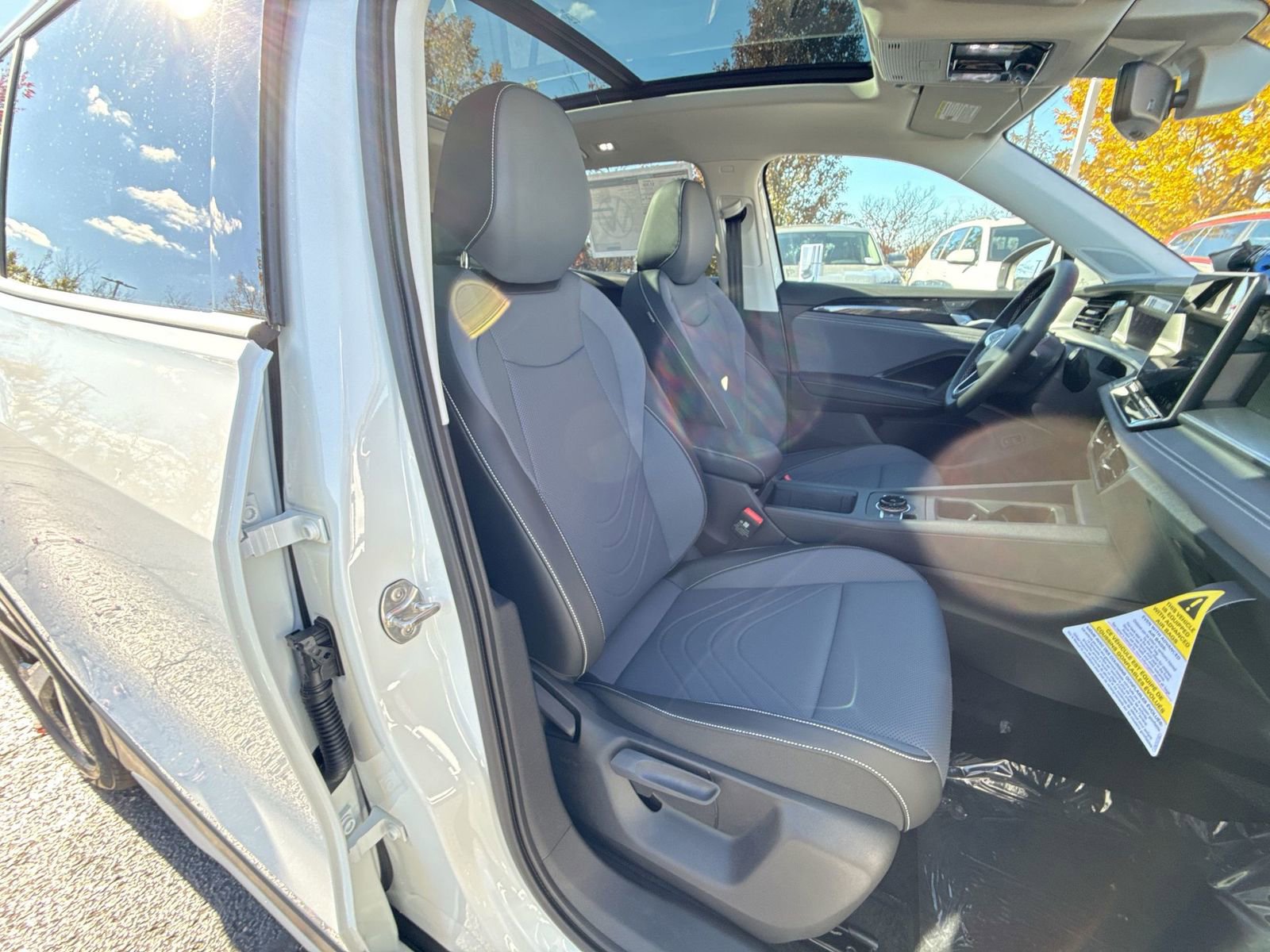 New 2026 Volkswagen Tiguan SE image 24