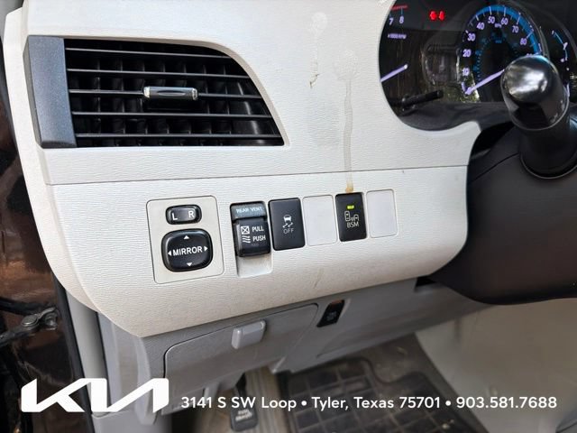 Used 2014 Toyota Sienna XLE FWD image 14