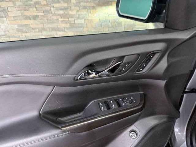 Used 2023 GMC Acadia SLT w/ Elevation Edition image 12