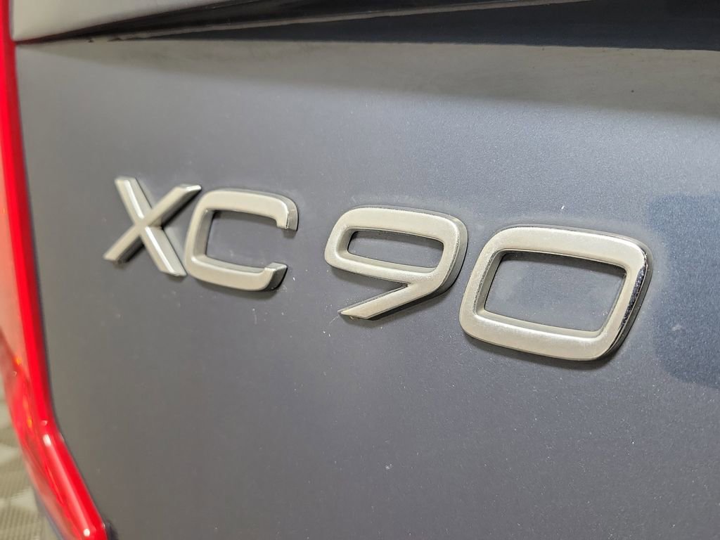 Certified 2024 Volvo XC90 T8 Plus AWD/4WD image 8