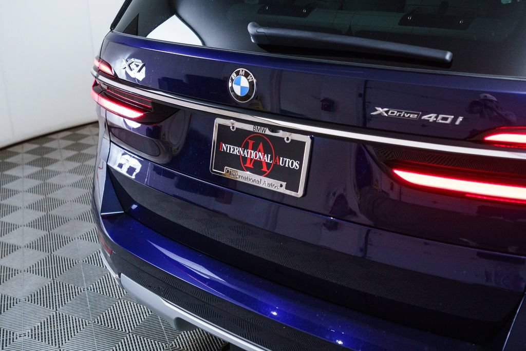 New 2027 BMW X7 xDrive40i w/ Premium Package AWD/4WD image 10