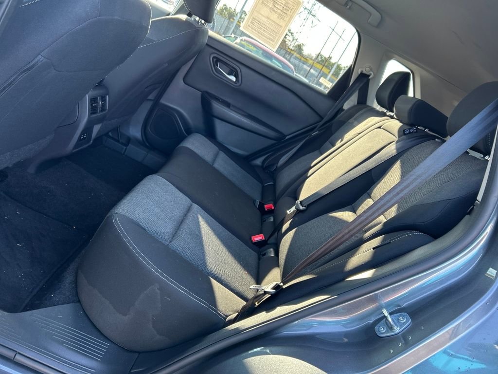 Used 2024 Nissan Rogue SV image 24