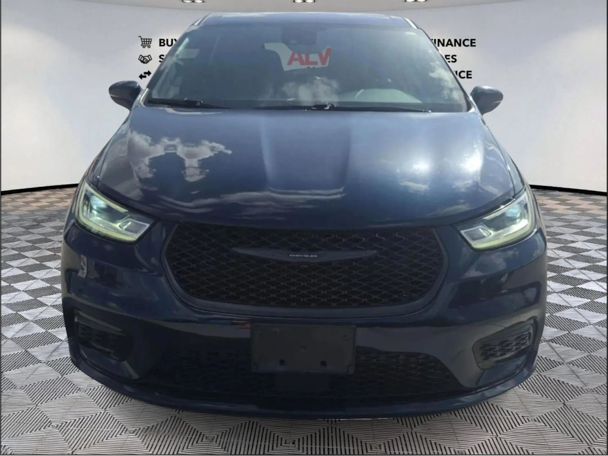 Used 2022 Chrysler Pacifica Touring-L w/ S Appearance Package FWD image 5