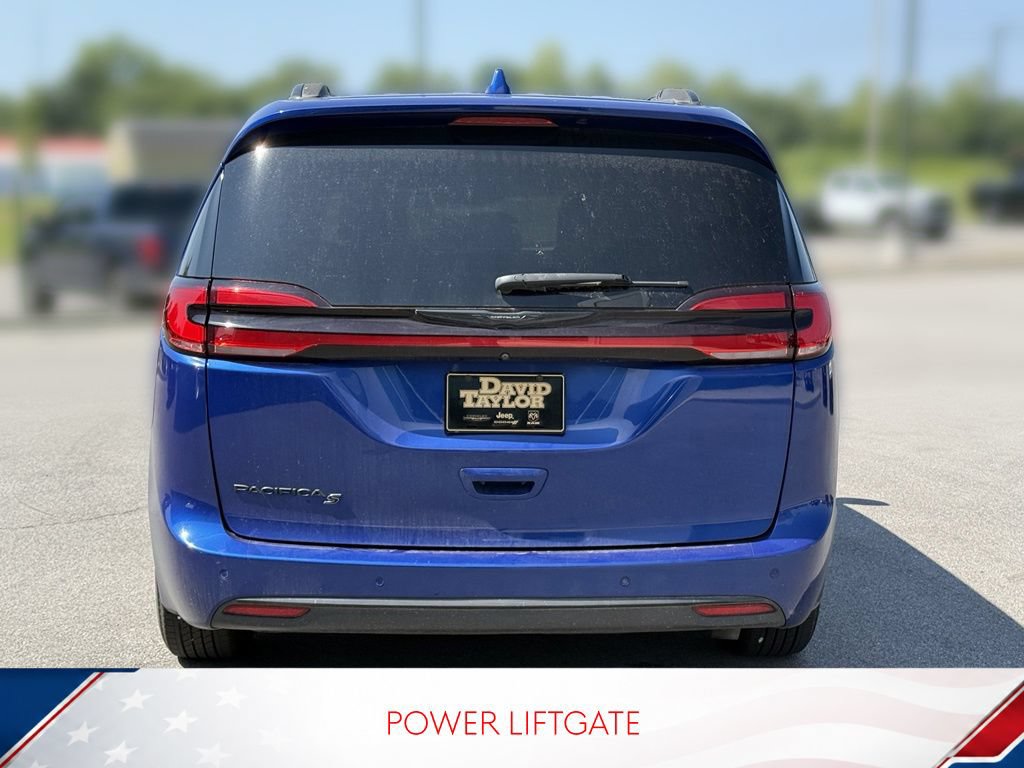 Used 2021 Chrysler Pacifica Touring w/ S Appearance Package FWD image 5