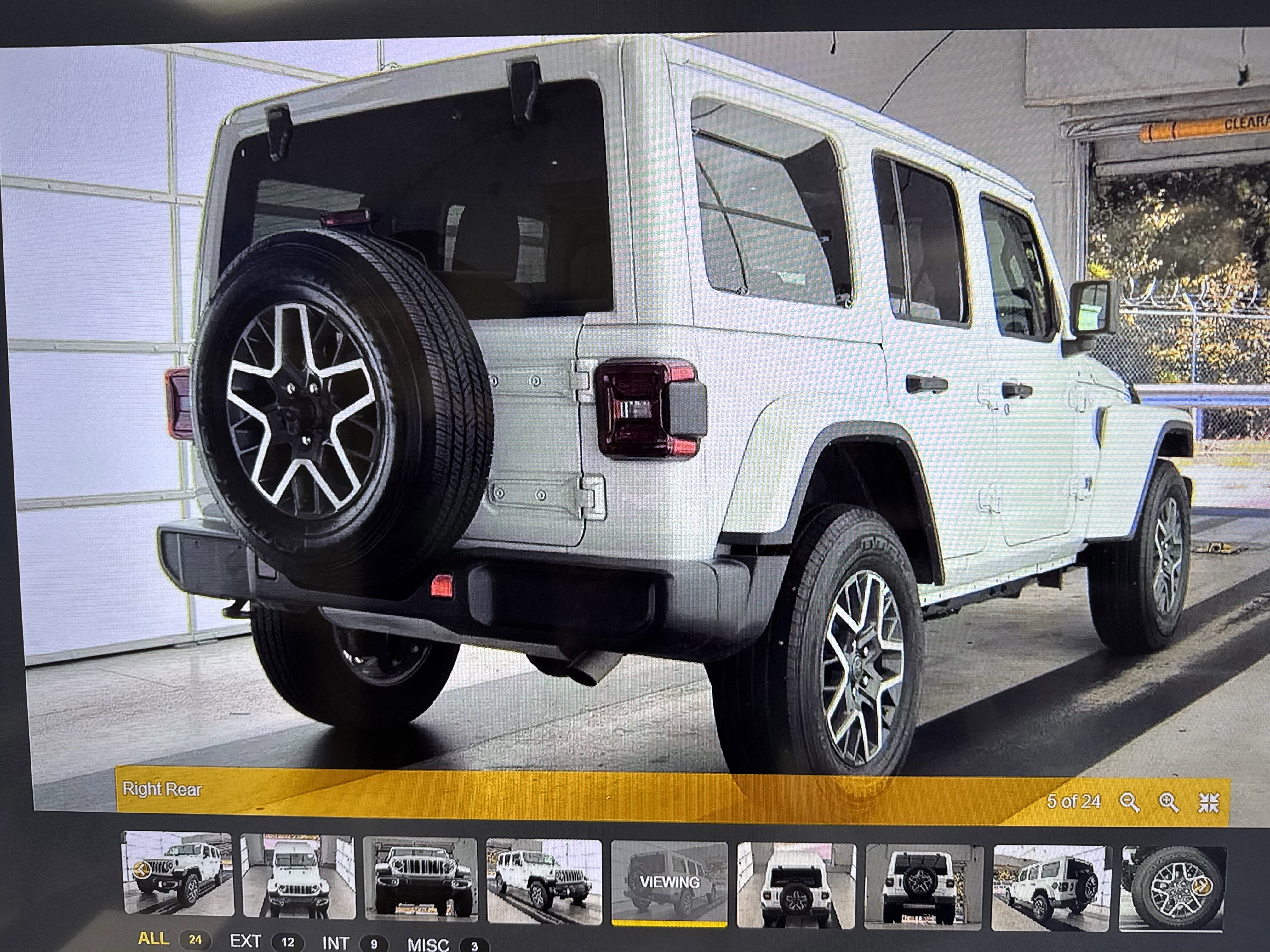 Used 2025 Jeep Wrangler Sahara image 4