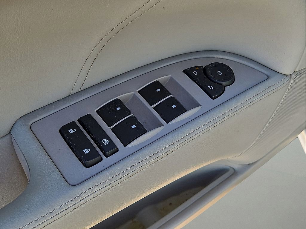 Used 2011 Buick Lucerne CXL image 21