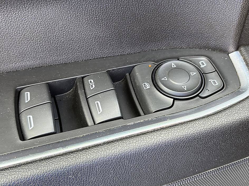 Used 2023 Chevrolet Silverado 1500 LT AWD/4WD image 16