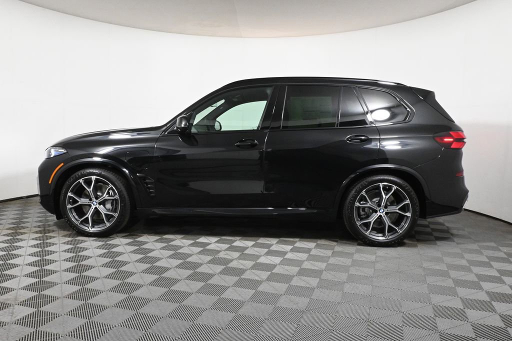 Used 2026 BMW X5 xDrive50e w/ M Sport Package AWD/4WD image 2