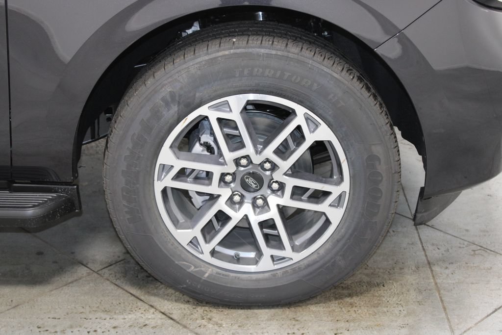 New 2026 Ford Expedition Active RWD image 12