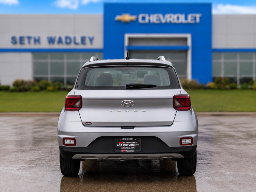 Used 2025 Hyundai Venue SEL FWD image 6